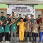  Workshop Pengenalan Alat Penabur Pupuk Paralon Sederhana di Desa Sukamaju